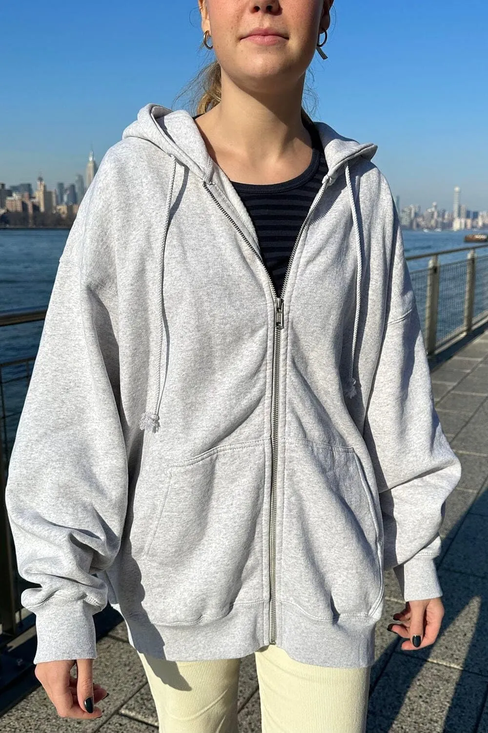 KMBANGI Women Y2k Oversized Zipper Hoodie with Pockets Loose Zip Up Sweatshirts Hooded Jacket Harajuku Trendy Streetwear