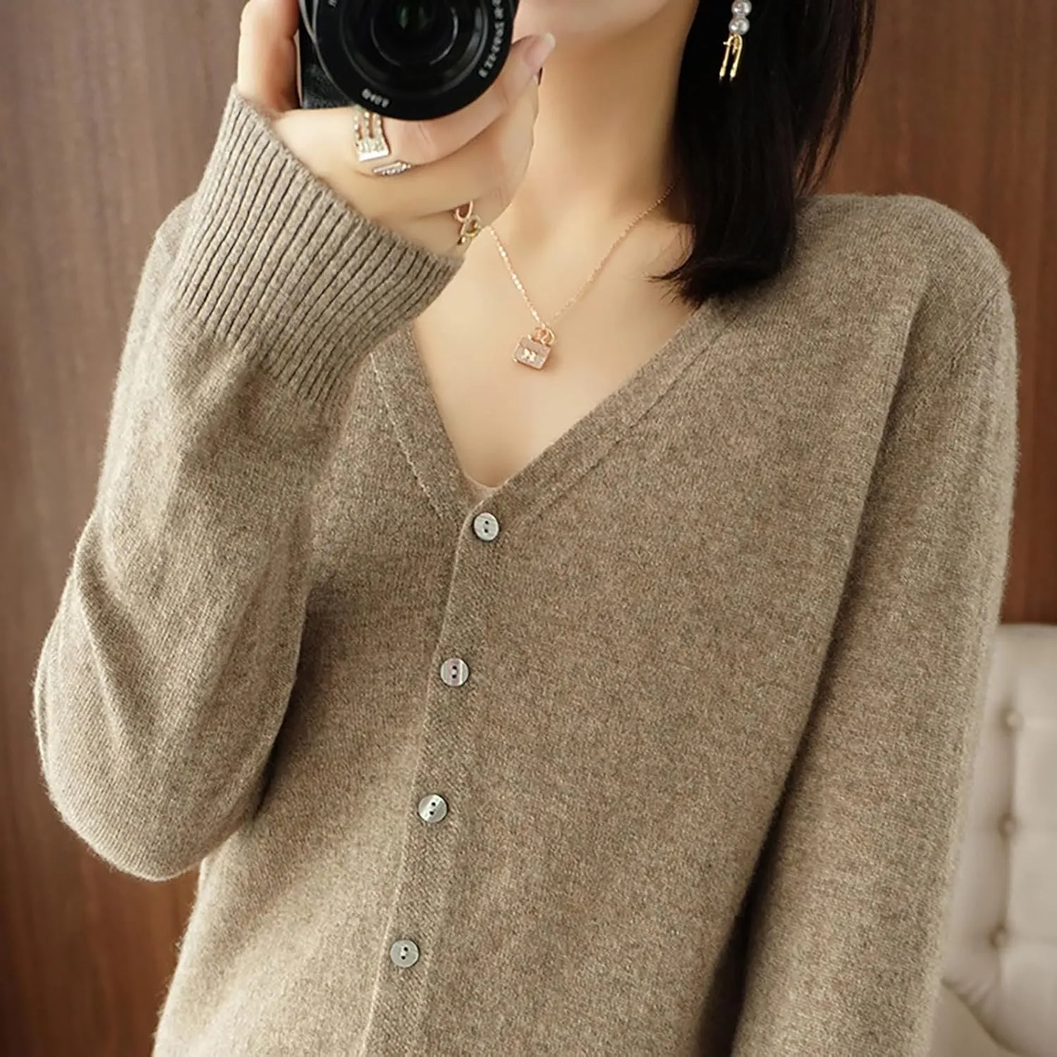 Womens 2024 Fall Fashion Cardigan Sweaters Lightweight V Neck Button Ribbed Knit Jumpers Comfy Open Front Casual Top